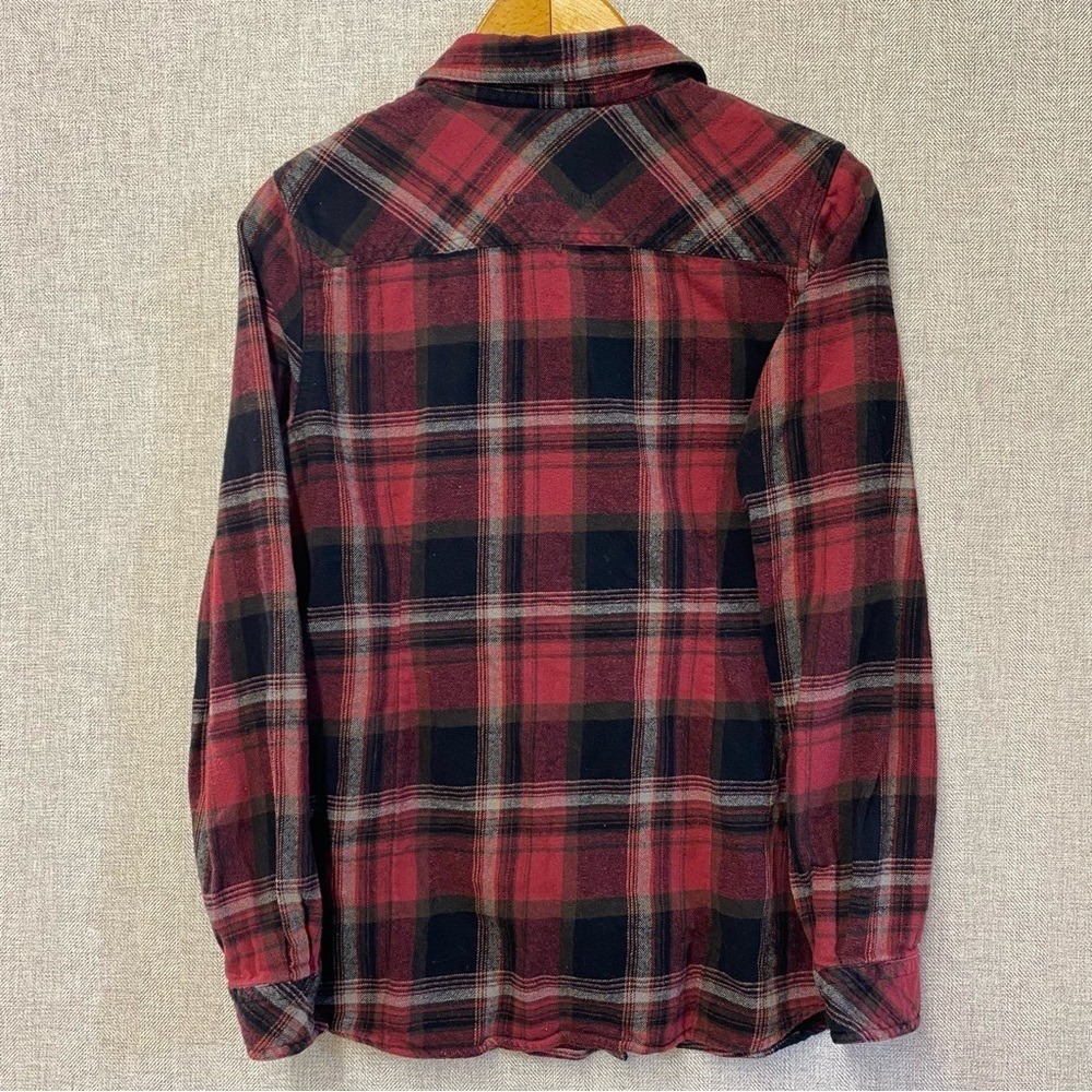 Legendary Whitetails Flannel Shirt Mens Med Red Black Plaid Button Down Cotton - Picture 12 of 12